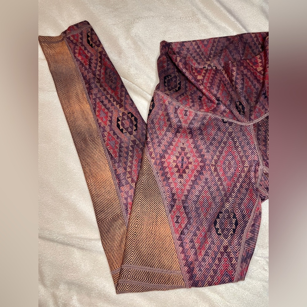 Sexy Garnet Slice Niyama Sol leggings! Rare. excellent condition. Earth tones - Picture 6 of 9